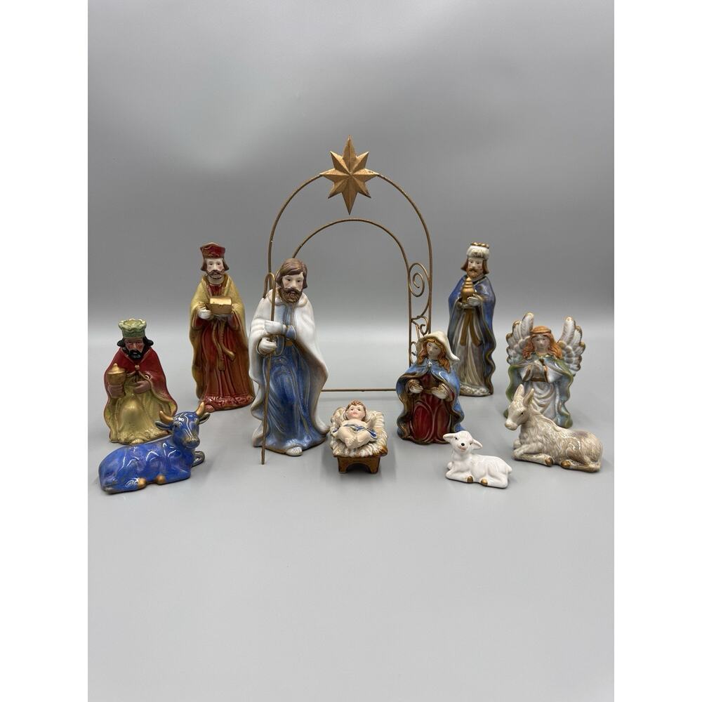 JC Penney Home Collection‎ 12 Piece Glazed Porcelain Nativity Set Vintage